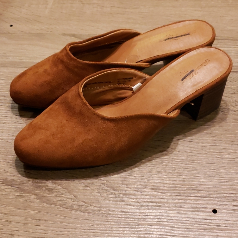 $8 w/ bundle! Womens Brown Faux Suede Mules